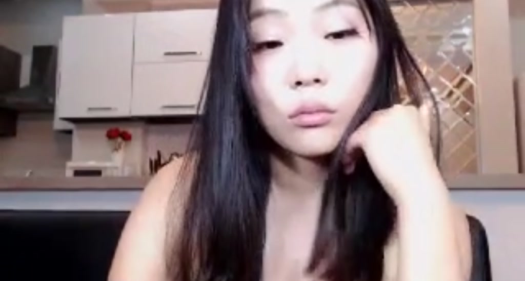 LeenaQ video thumbnail