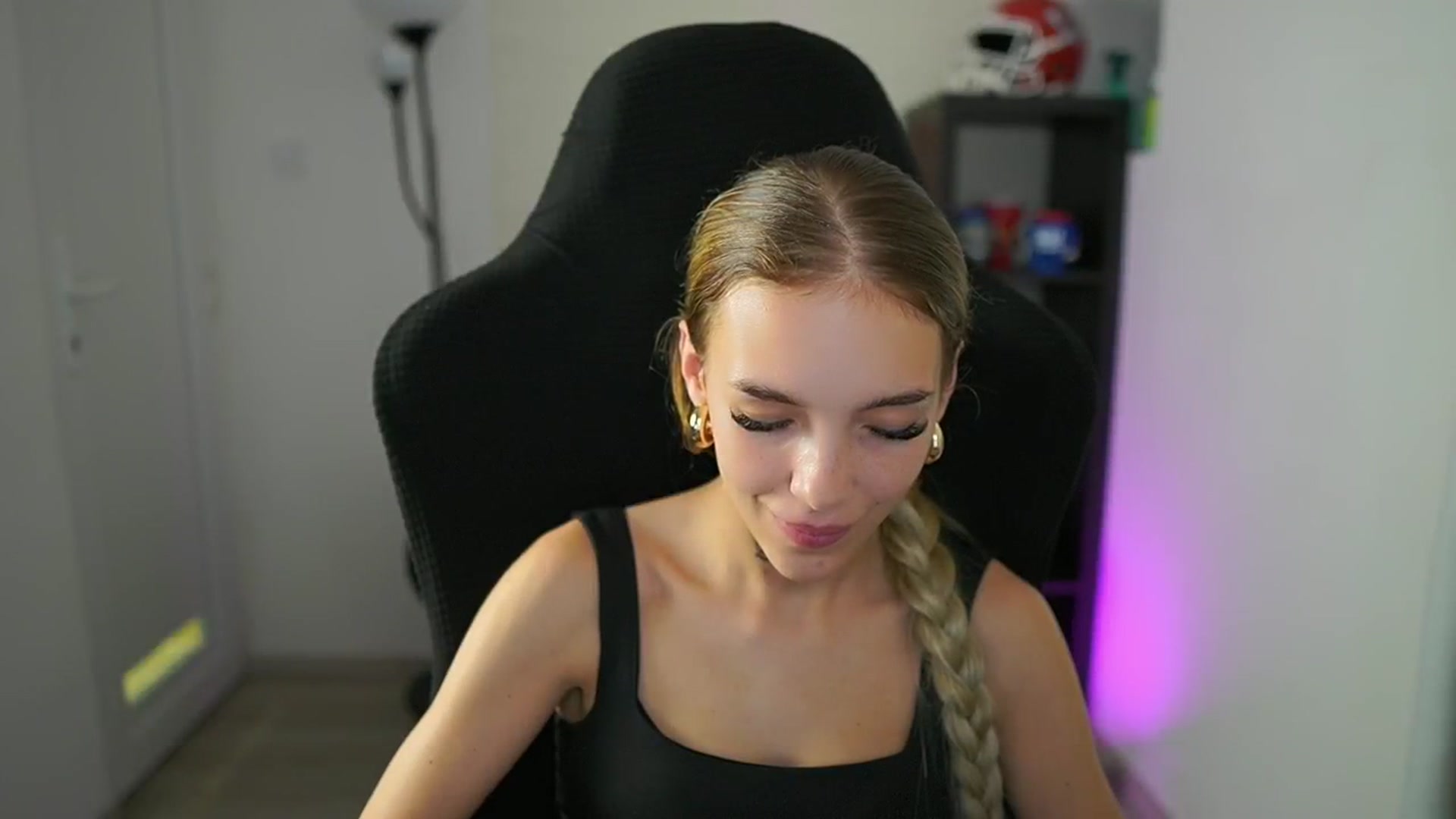 Alexxisky video thumbnail