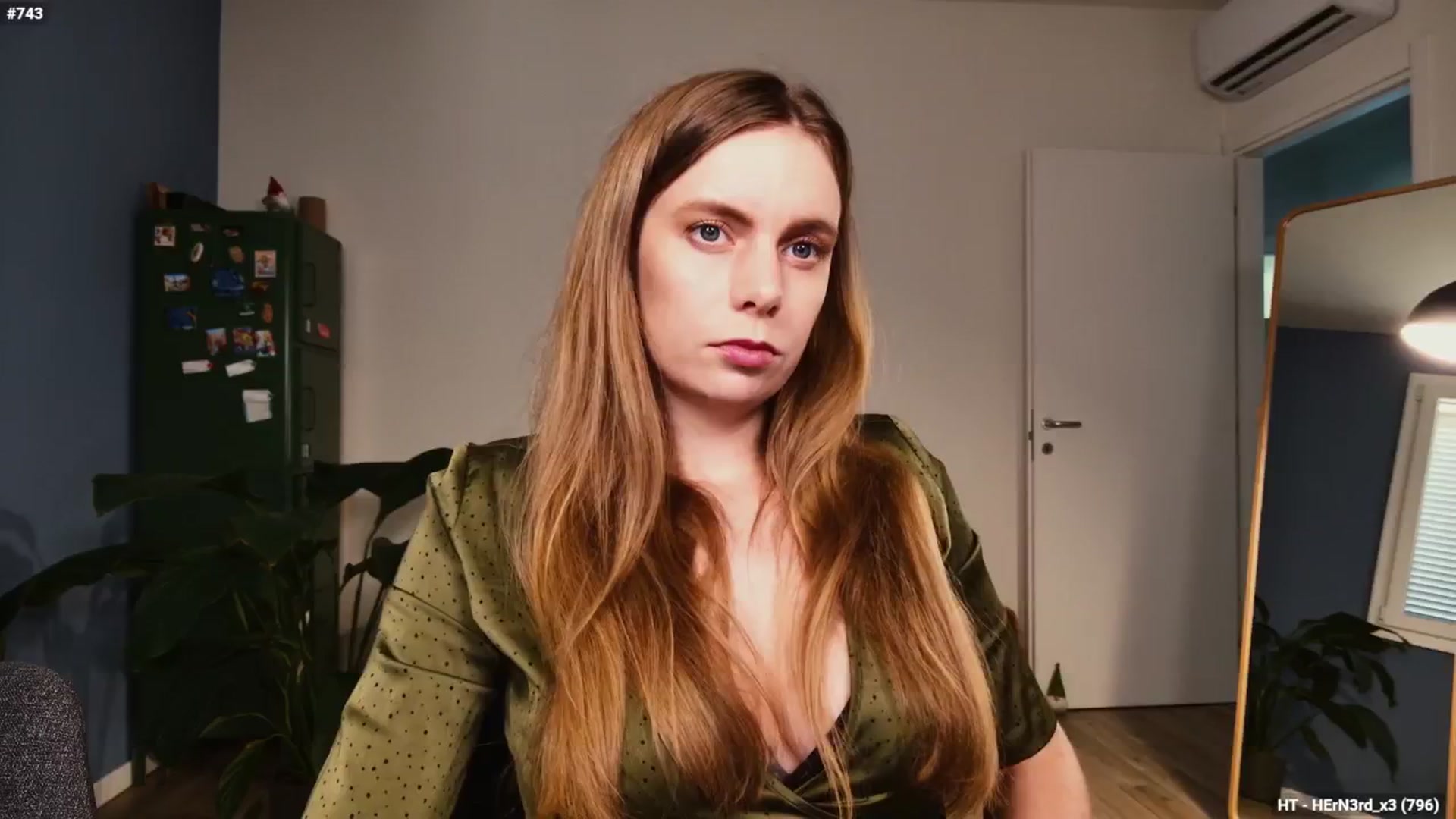 Personage video thumbnail