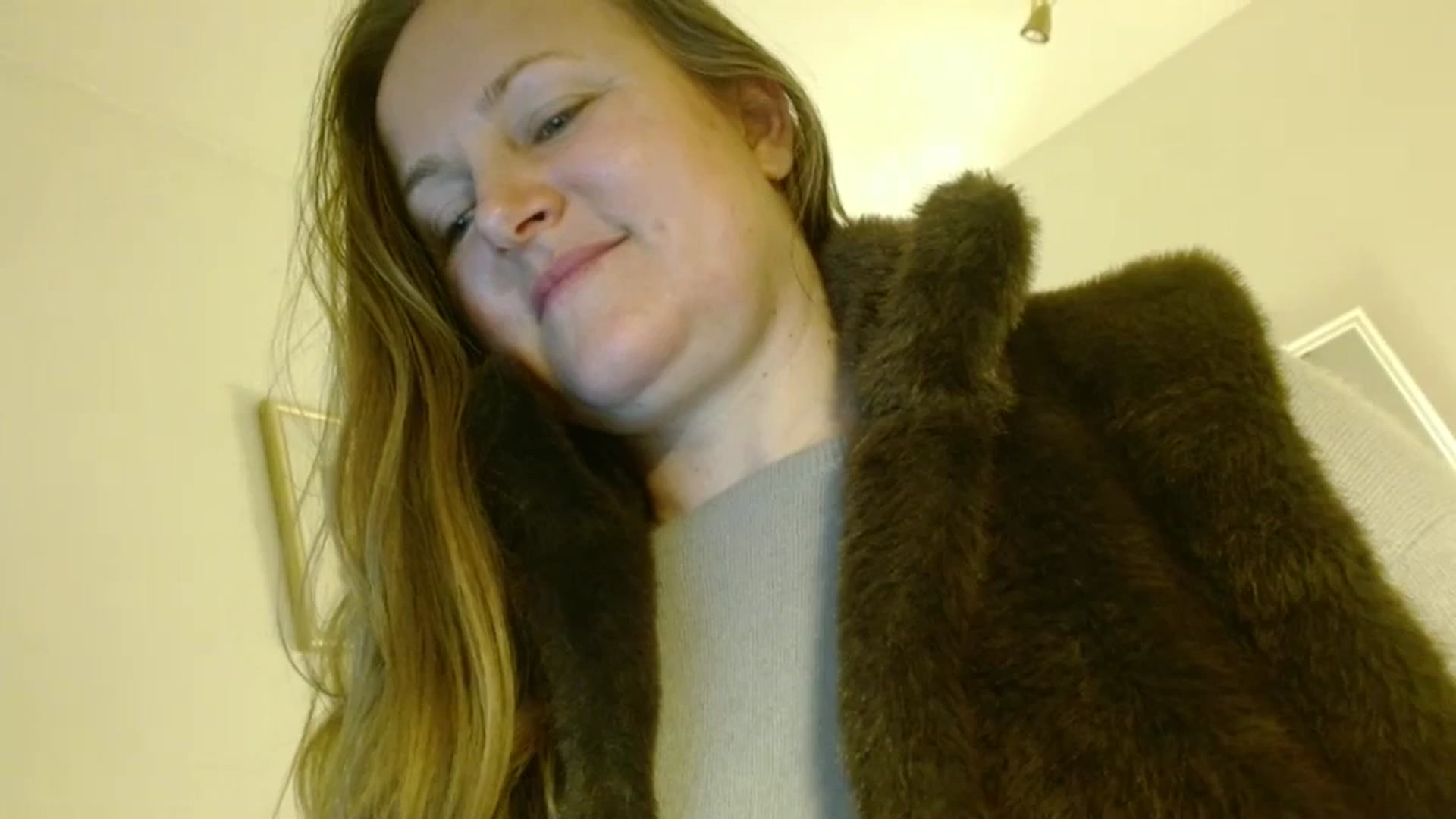 JustLily video thumbnail