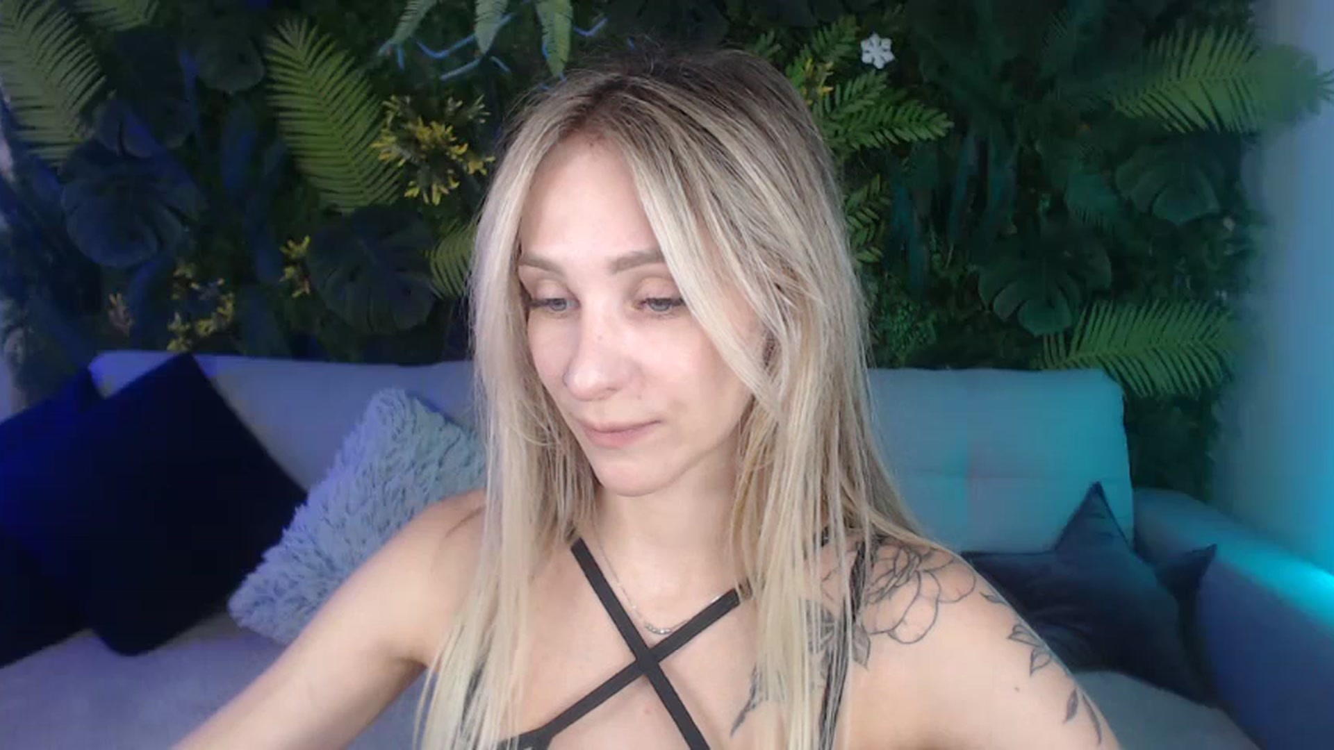 Horny_Blond video thumbnail