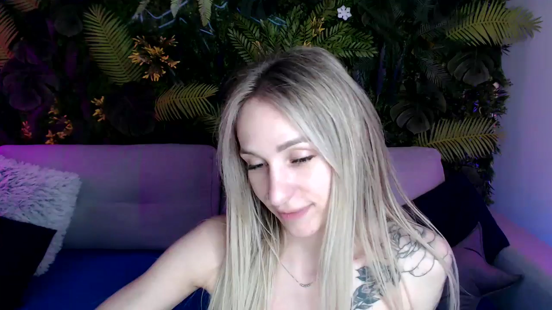 Horny_Blond video thumbnail