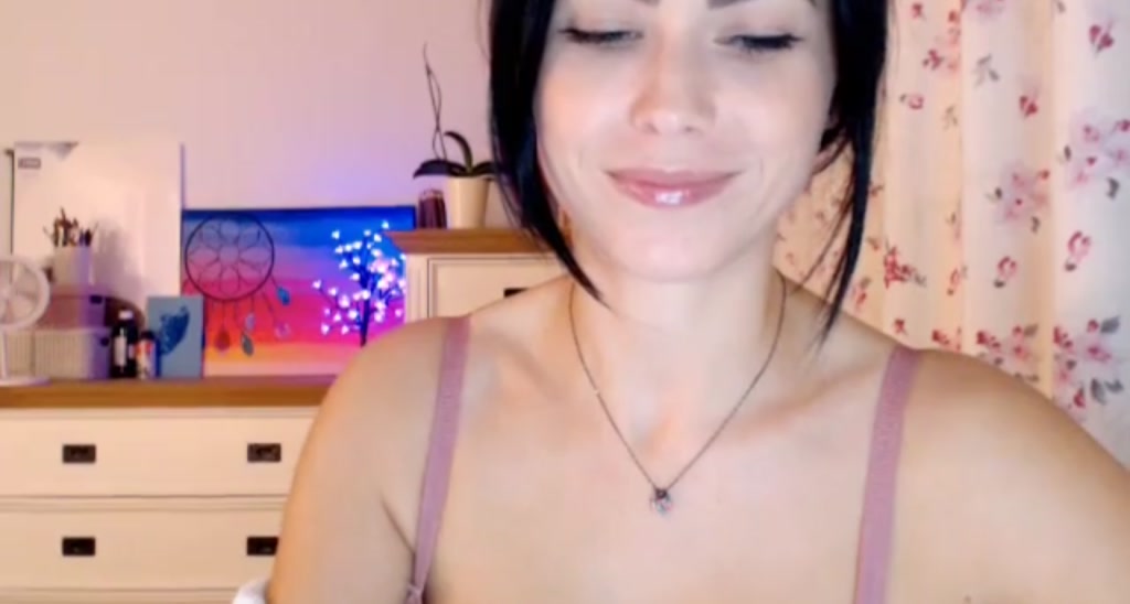 Ami_White video thumbnail