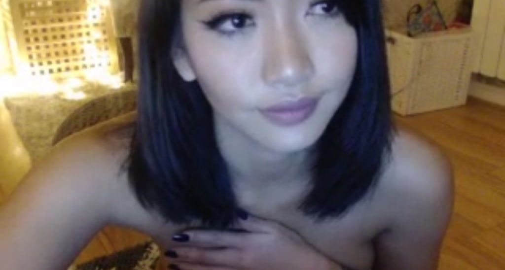 MissReinaT video thumbnail