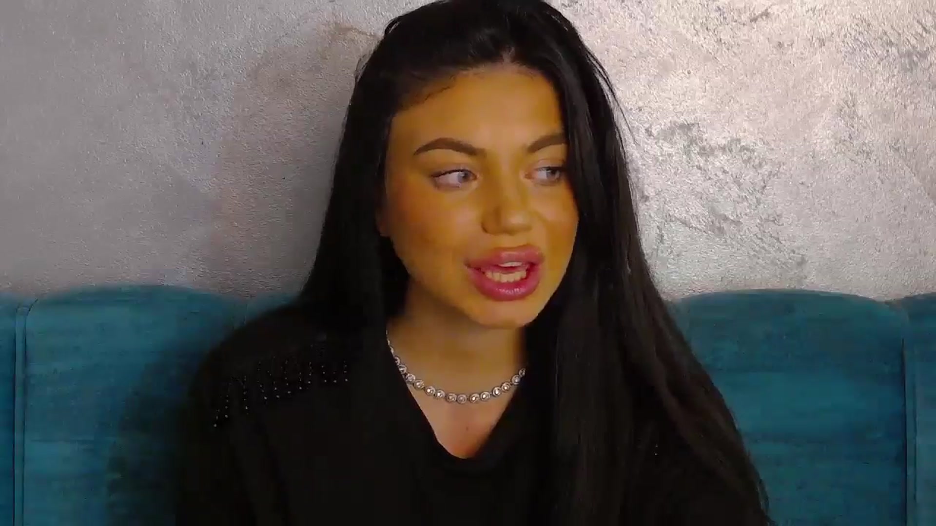 EsmeLuv video thumbnail
