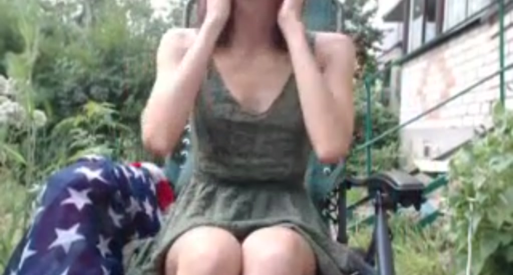 Annie_Holmes video thumbnail