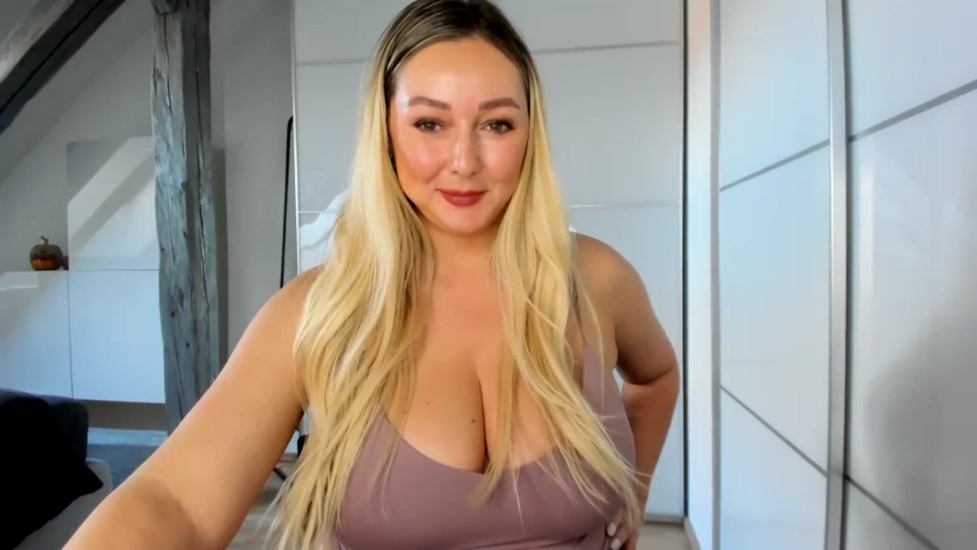Mi_Ha video thumbnail