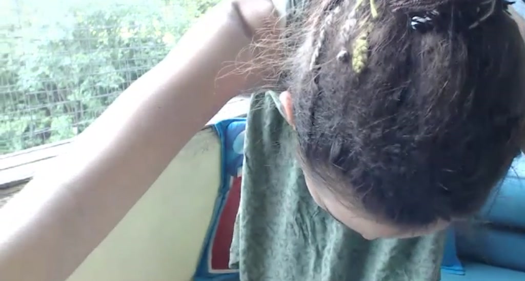 Annie_Holmes video thumbnail