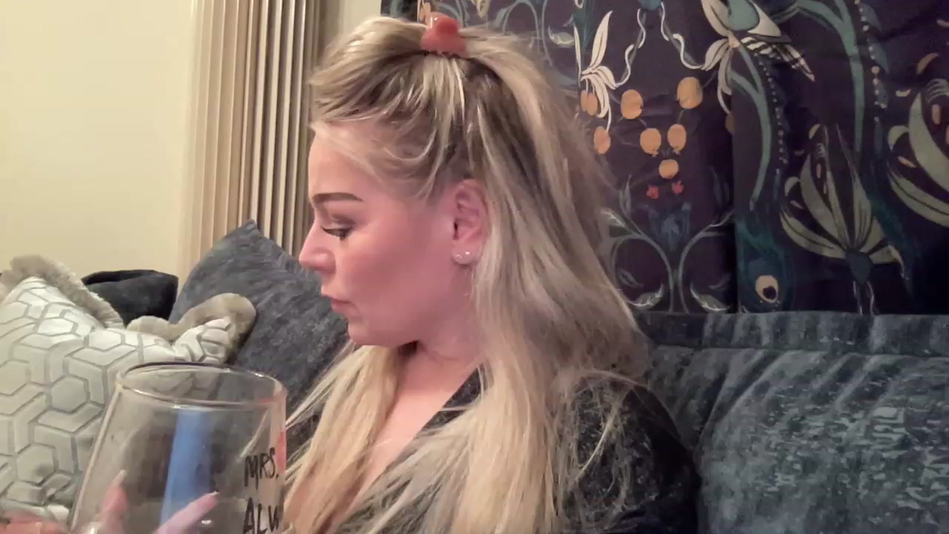 LaraLaughs video thumbnail