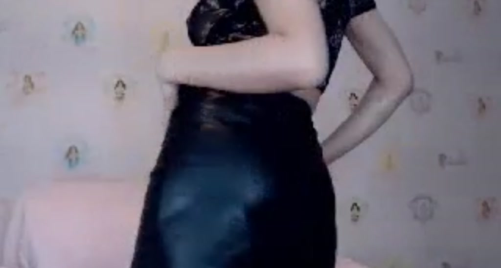 LeenaQ video thumbnail