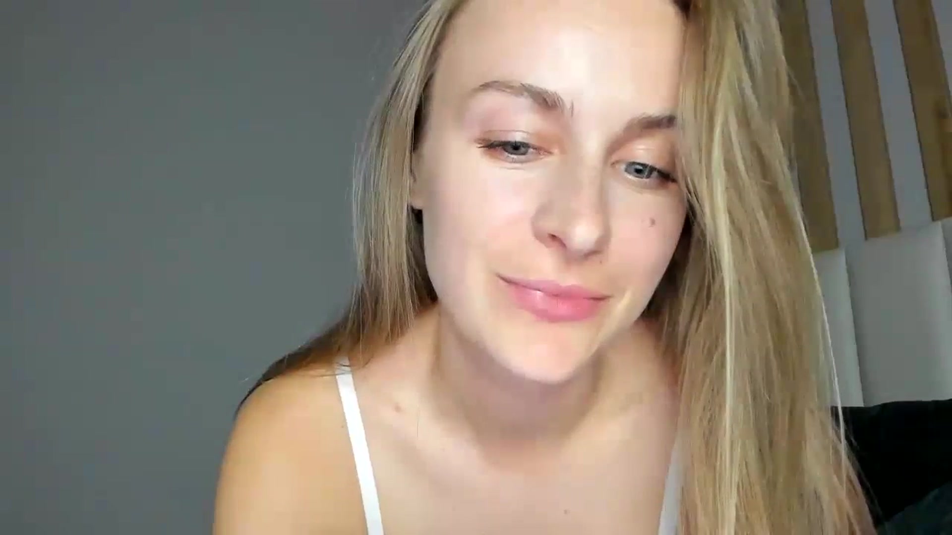 regular_girl video thumbnail