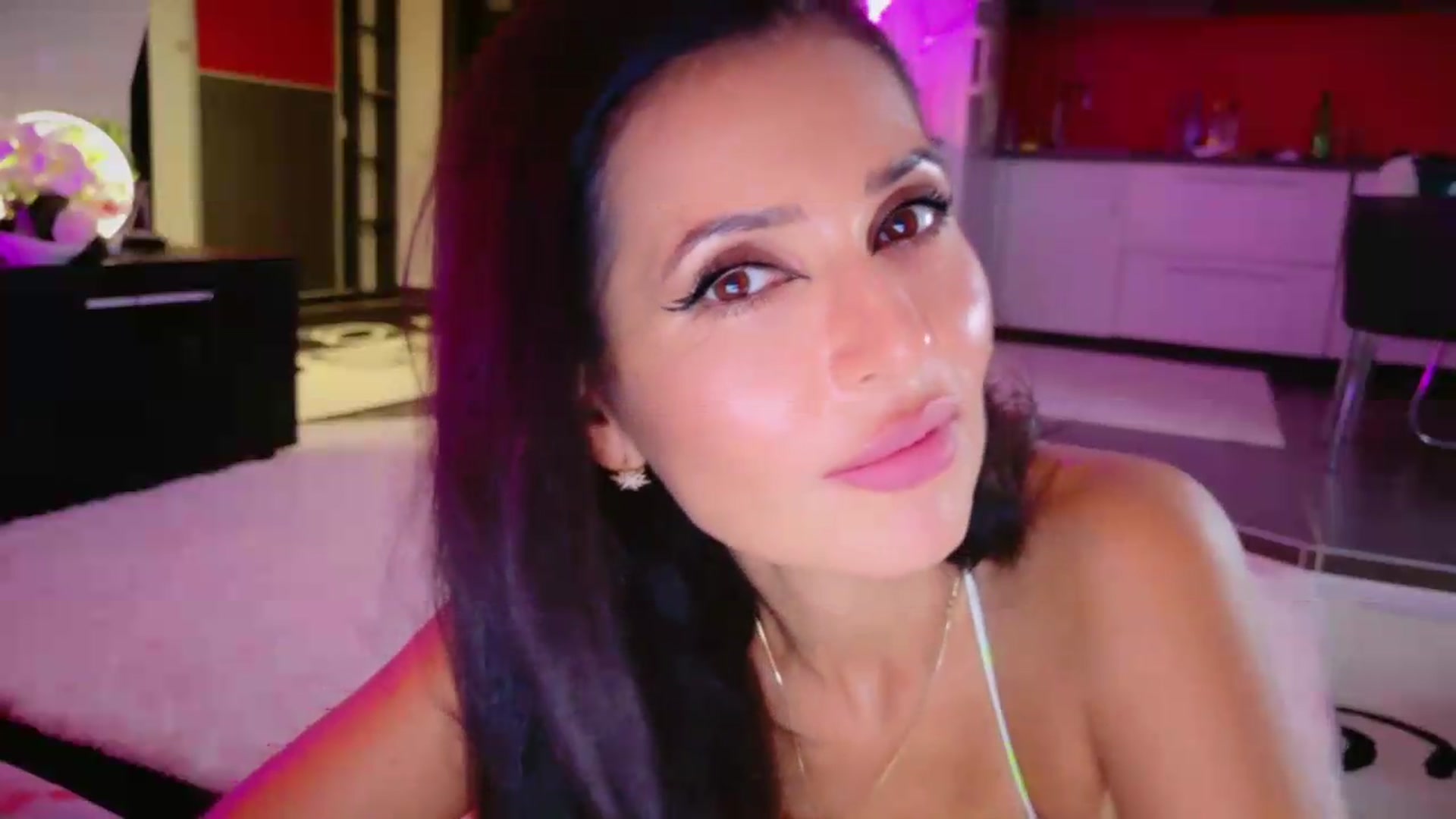 SmileyTinaa video thumbnail