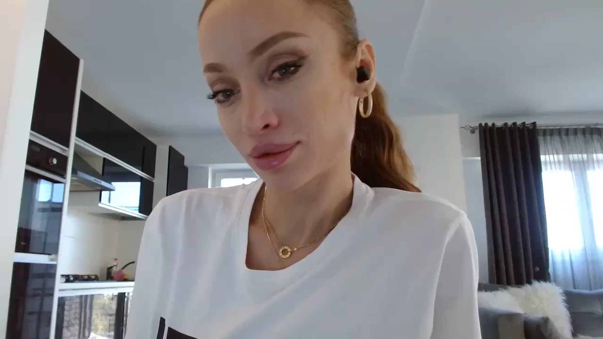 Anayys video thumbnail