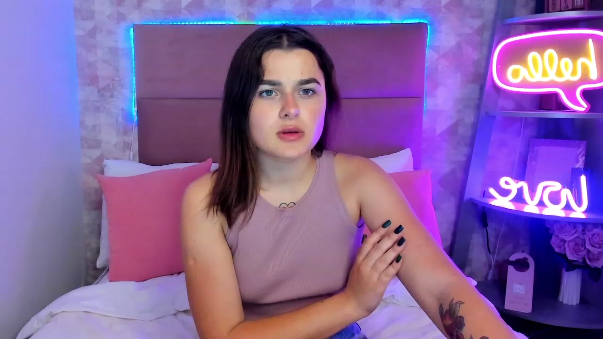 CrystalXX video thumbnail