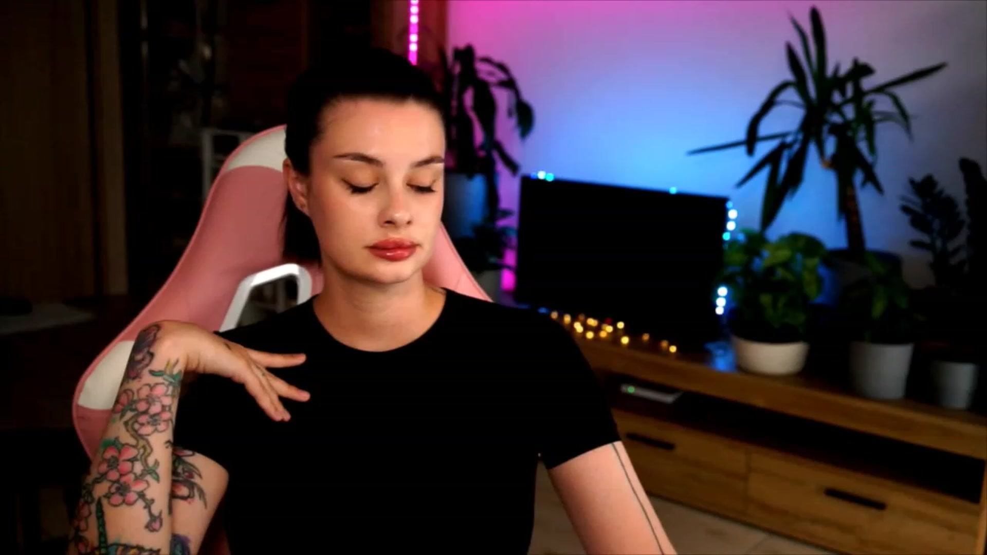 lucynutty video thumbnail