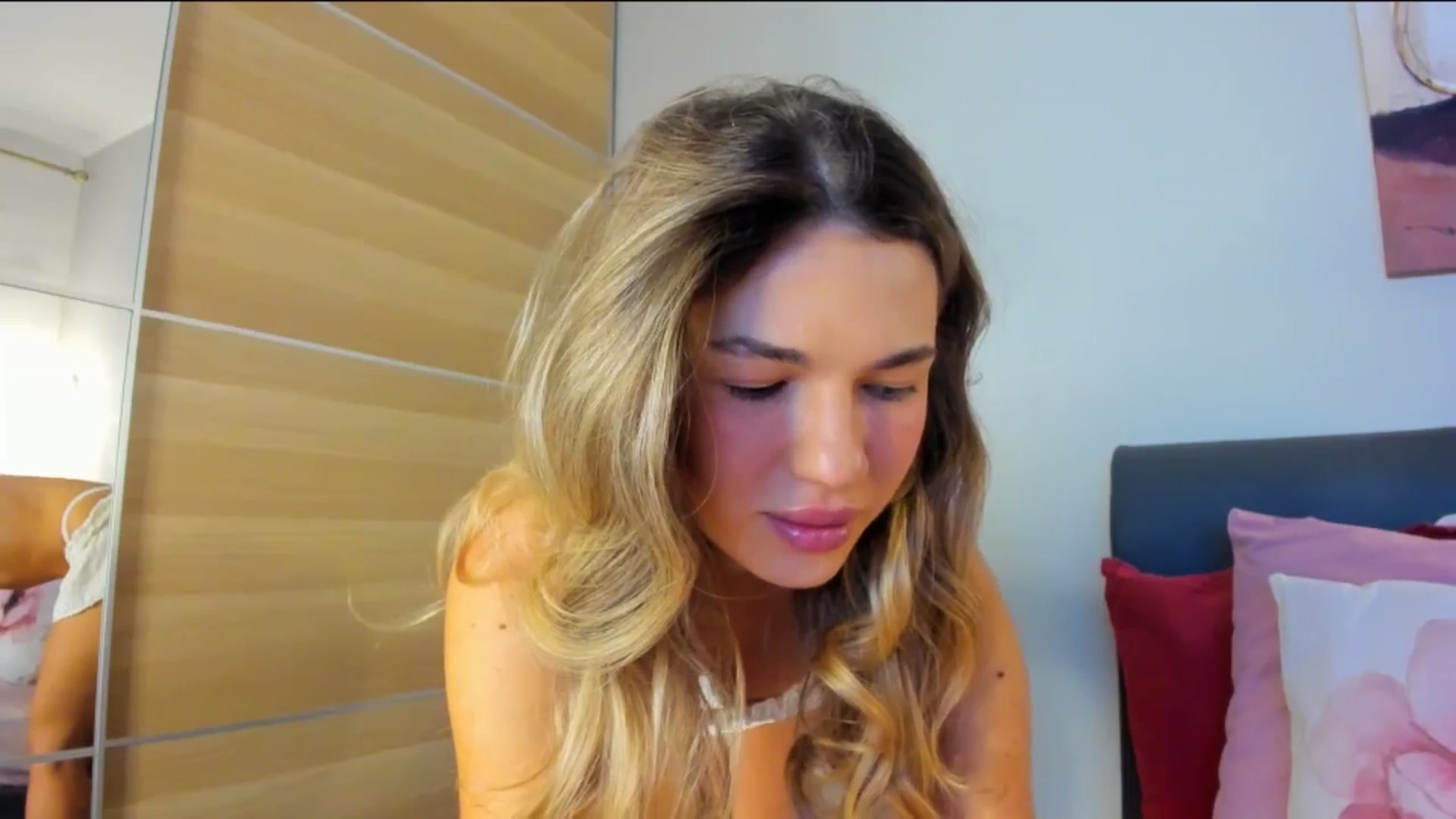 Dariadely video thumbnail