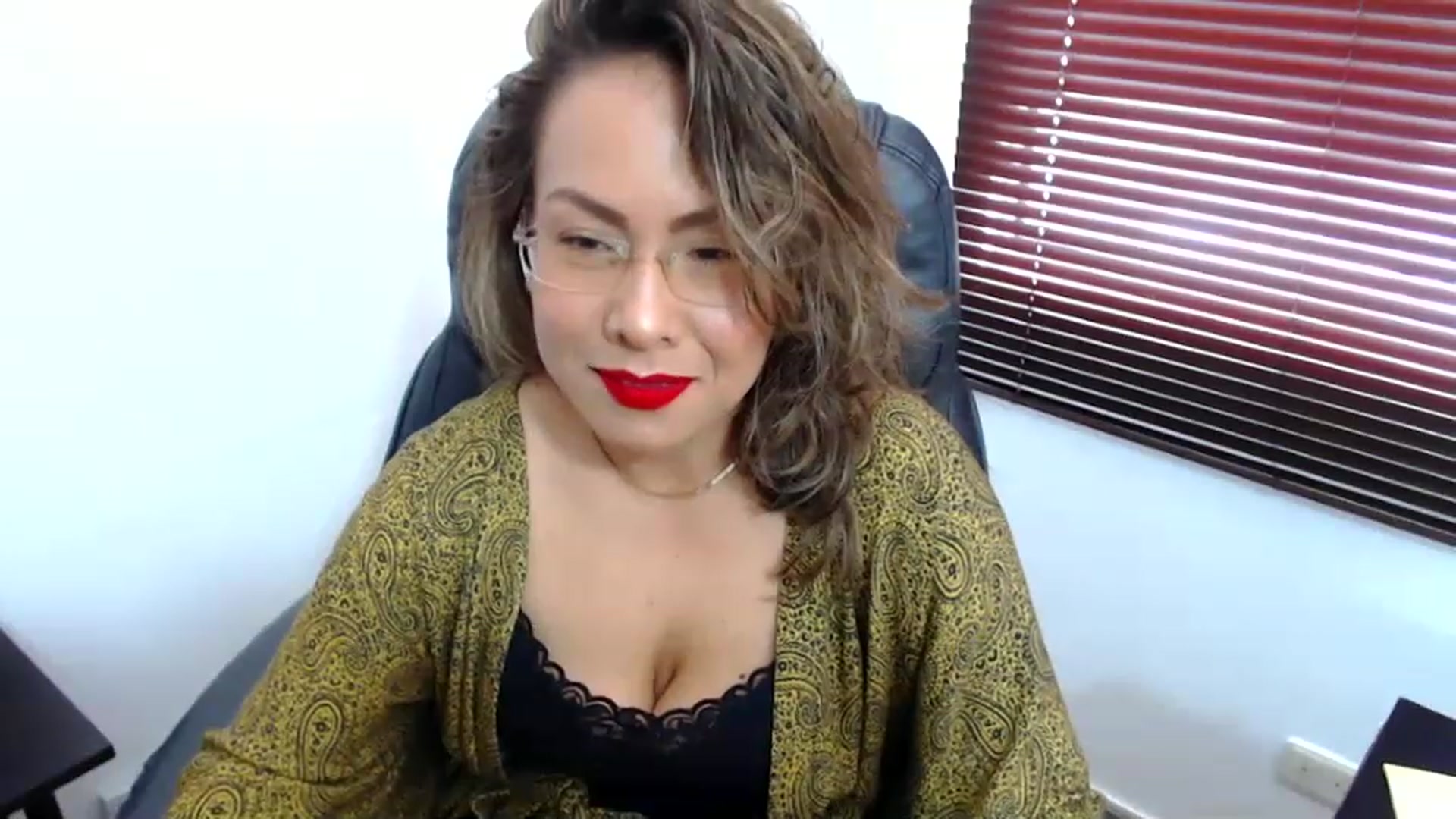 office_secret video thumbnail