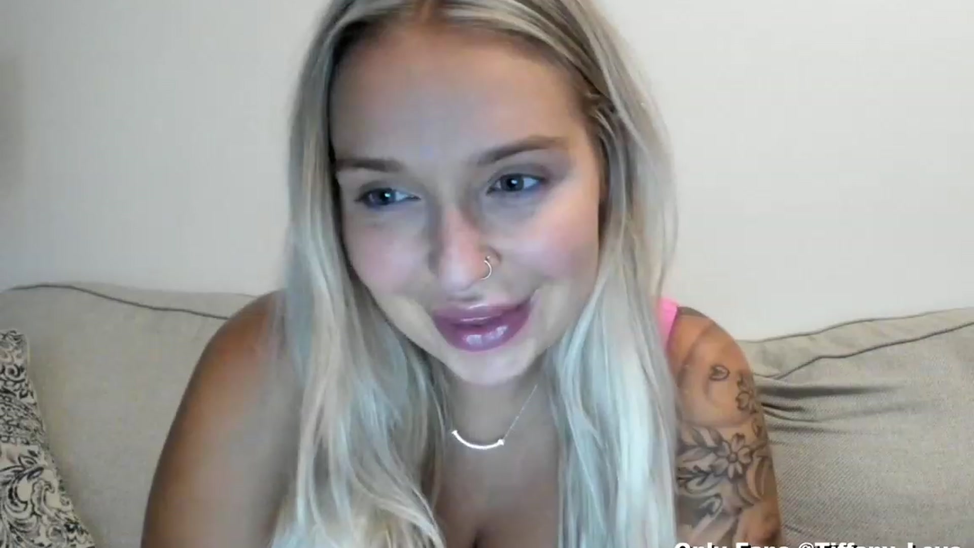 KissMyTitsPls video thumbnail
