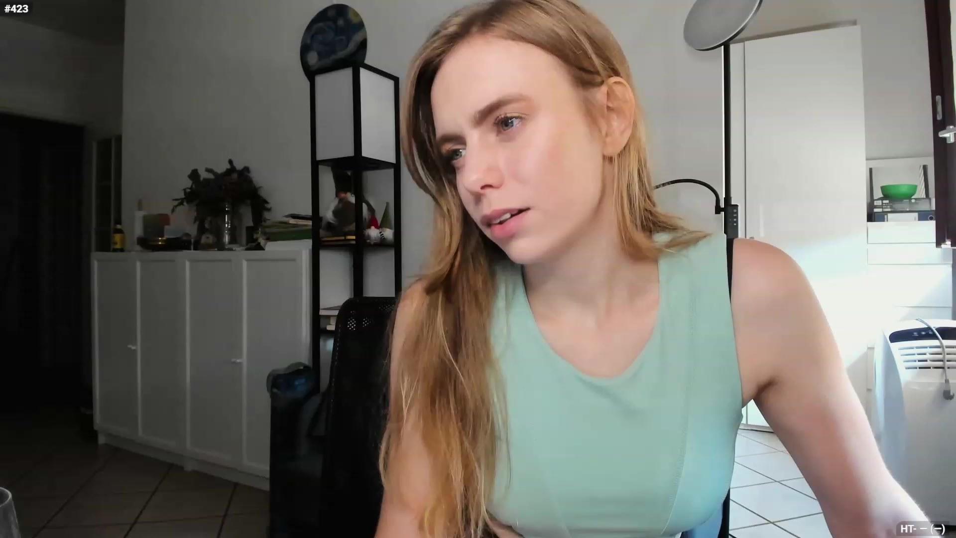 Personage video thumbnail