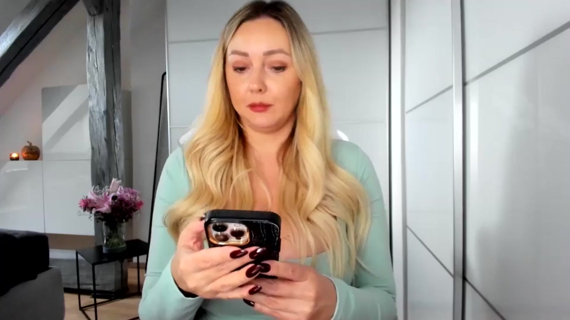 Mi_Ha video thumbnail