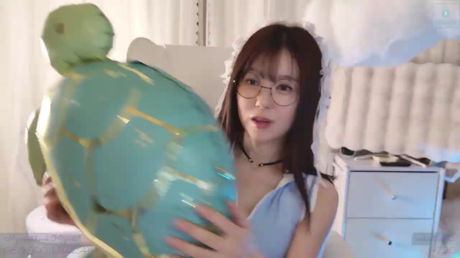 meowtheworld video thumbnail