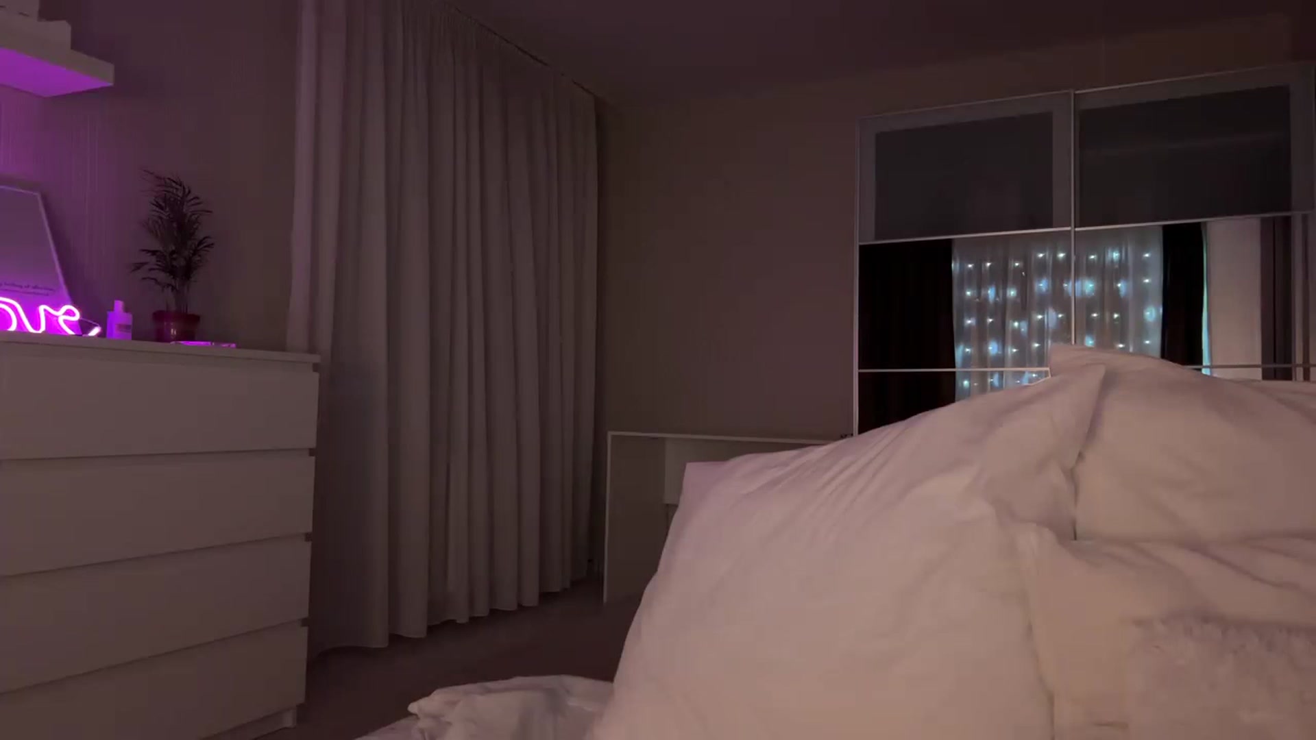 EllenOnline video thumbnail