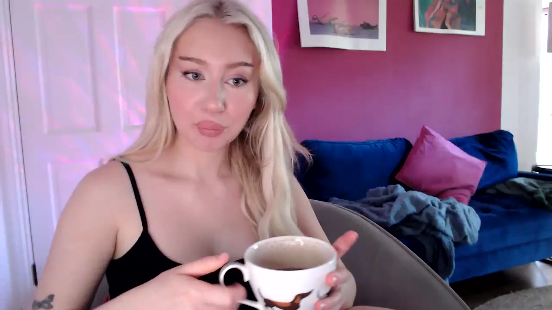 PetiteAvax video thumbnail
