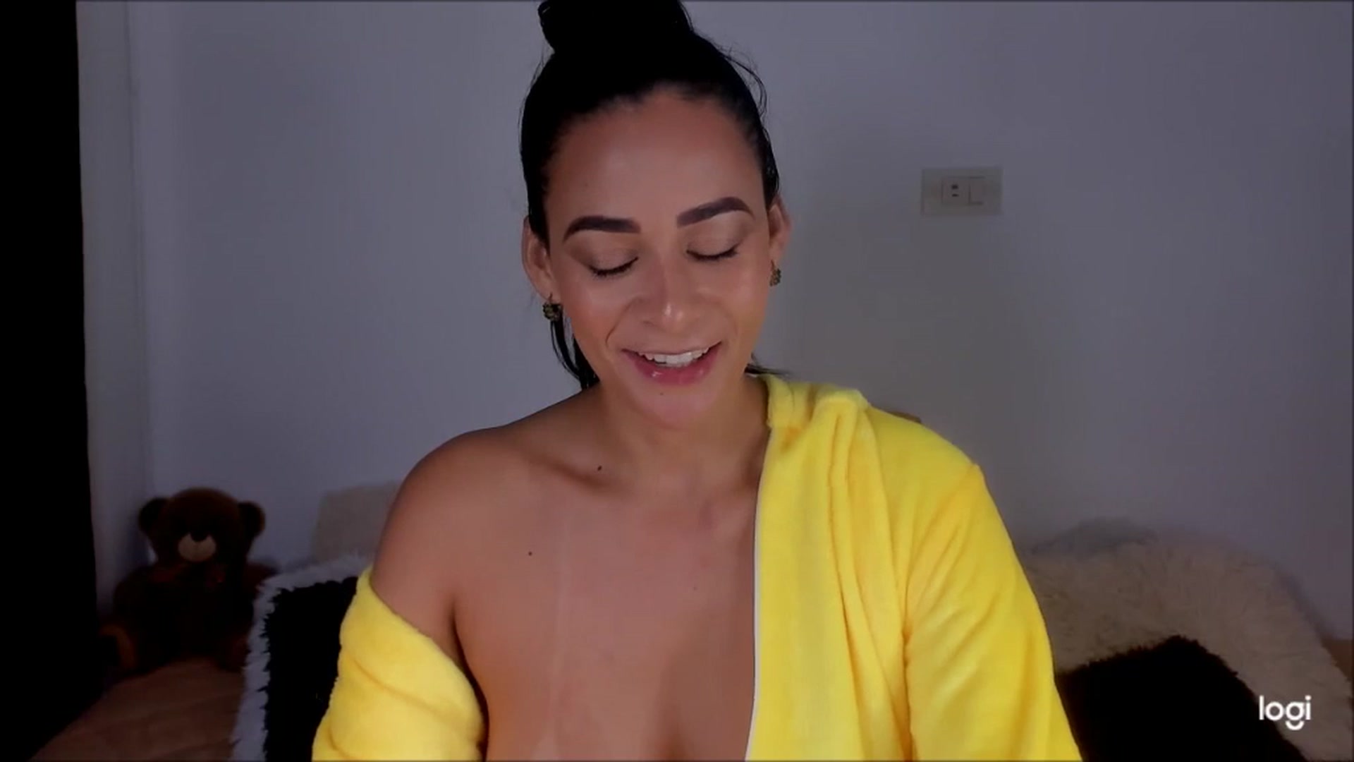 Renata_gomez video thumbnail