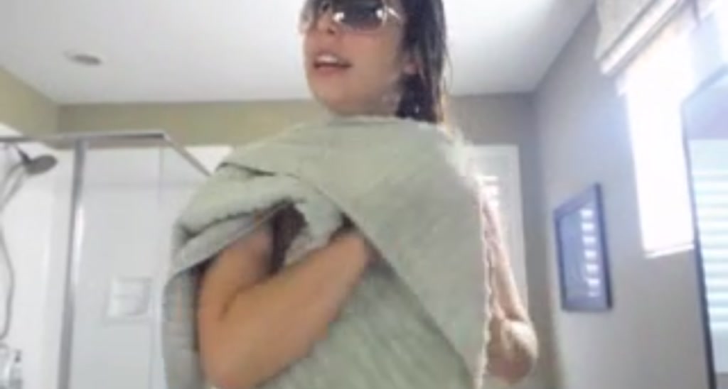 LeiaDown video thumbnail