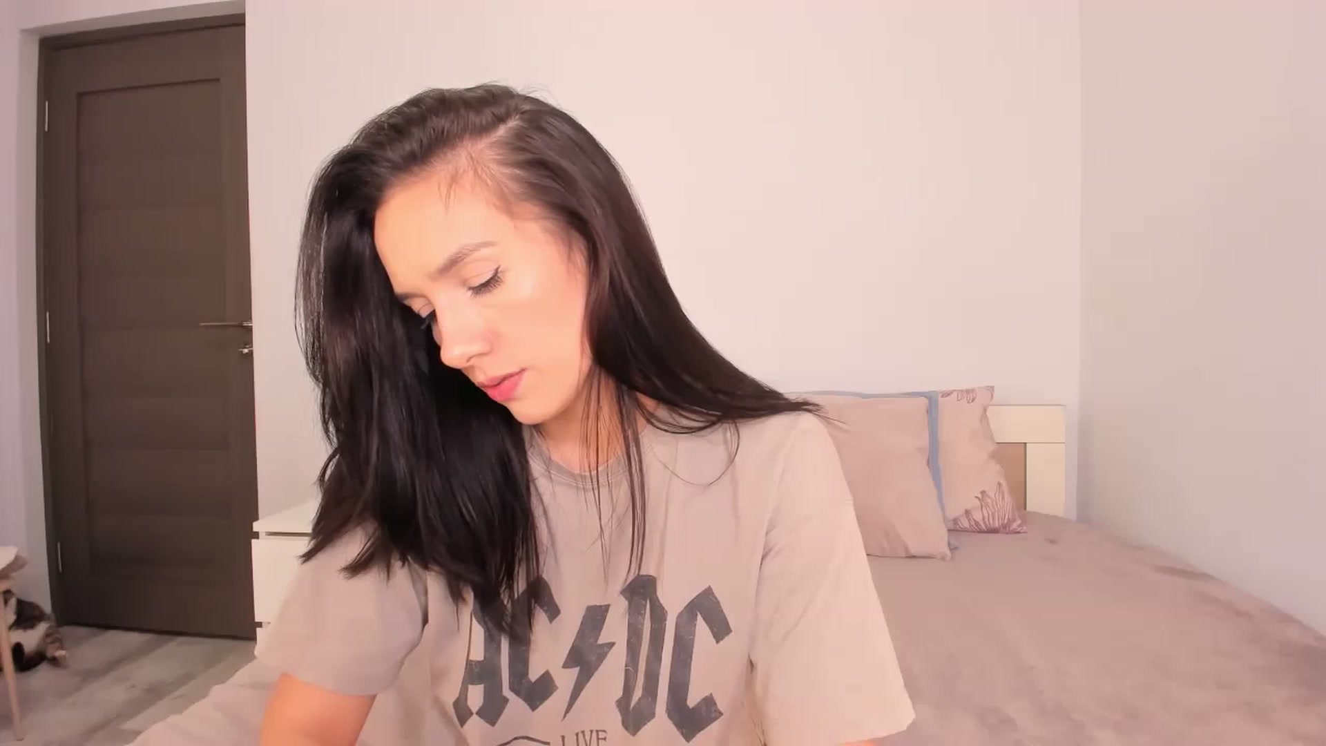 HelloAna video thumbnail