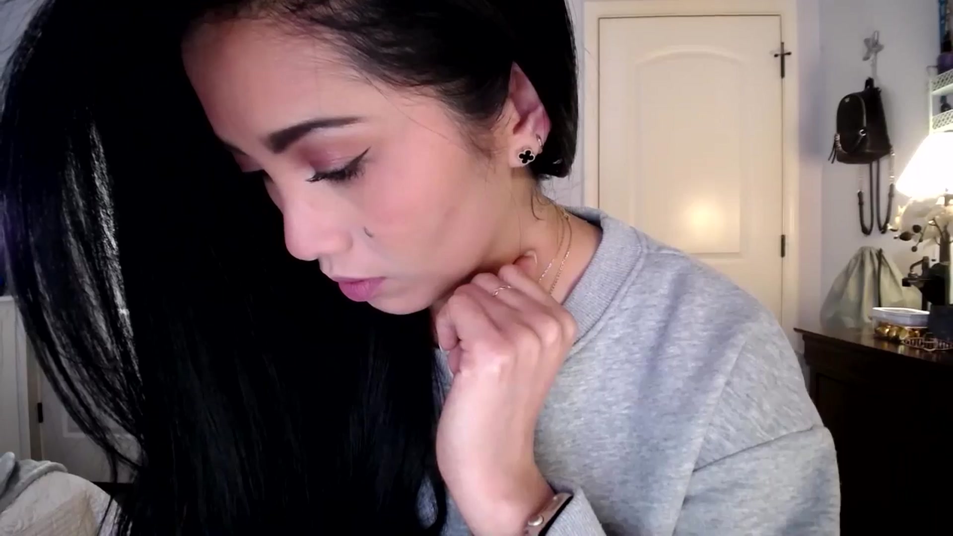 AsianLuv_4U video thumbnail