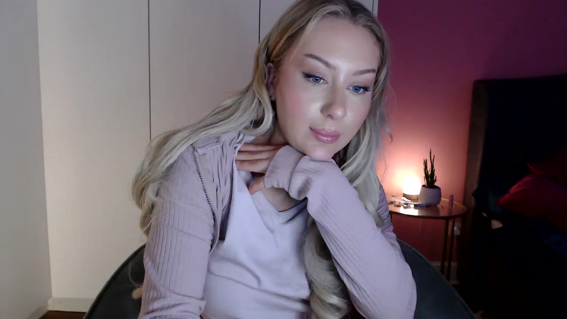 PetiteAvax video thumbnail