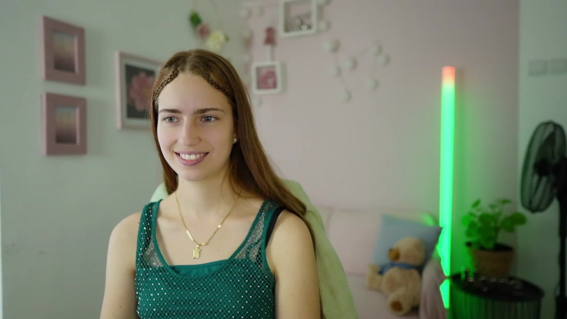 Naomi_Woods18 video thumbnail