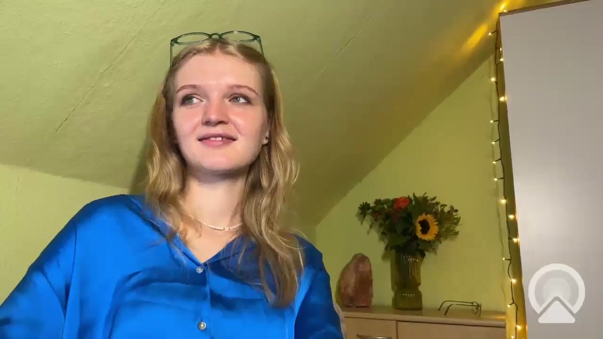 BlondeVixen_A video thumbnail