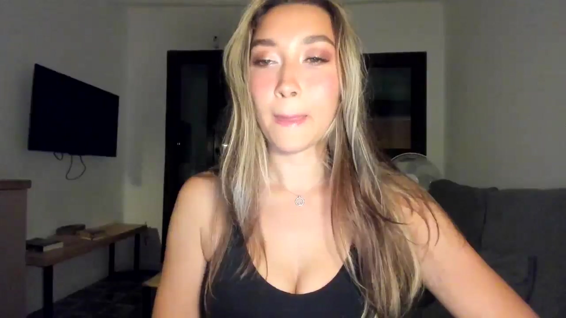 LuckyHoneyyy video thumbnail