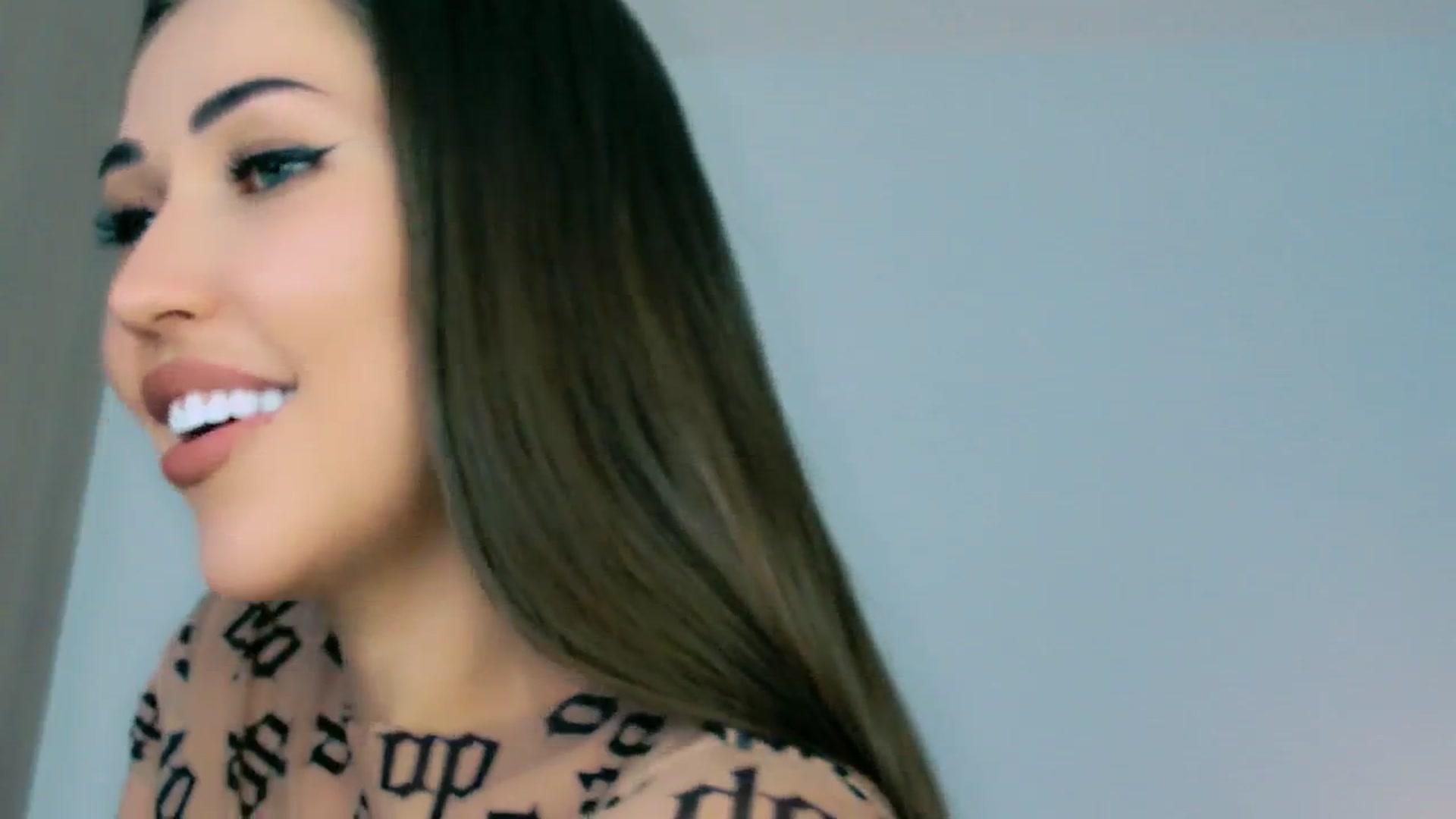 mia4sin video thumbnail