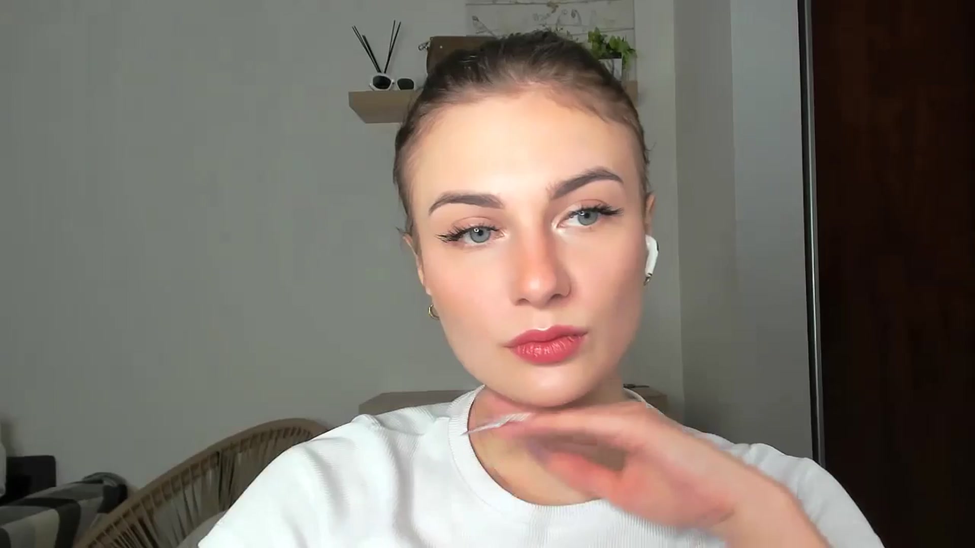 EarlyyBird video thumbnail