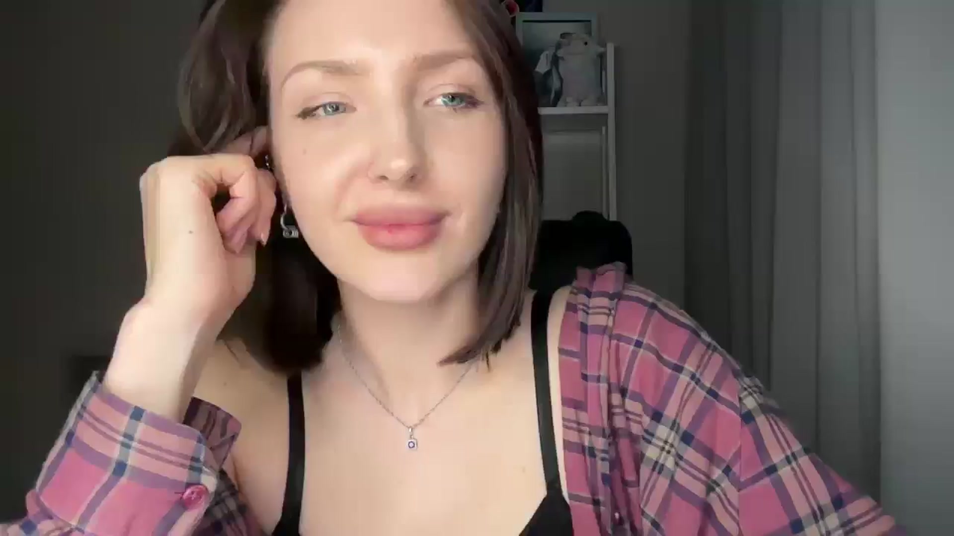 Di_Pearl video thumbnail
