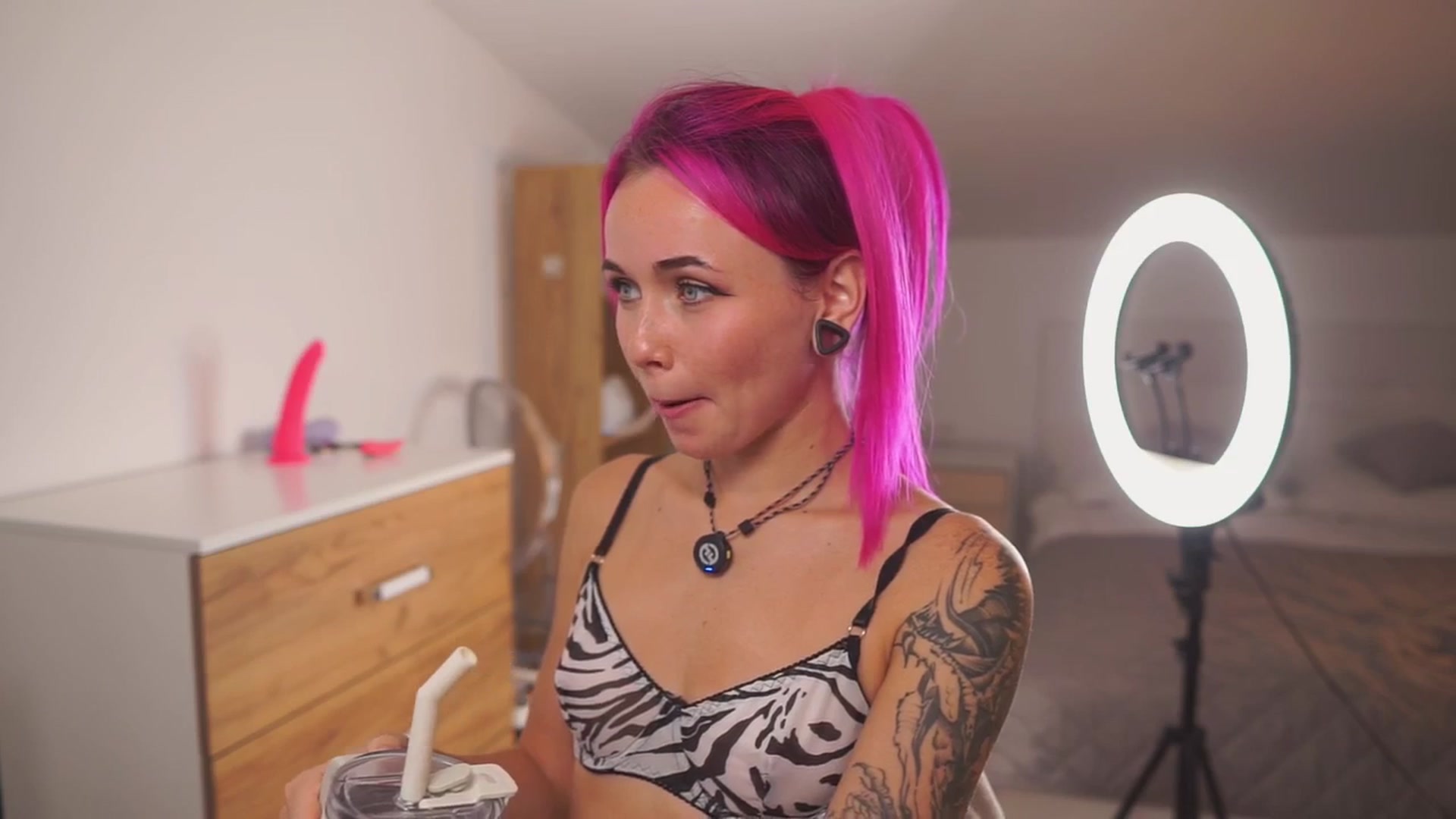 Sarah_Pink video thumbnail