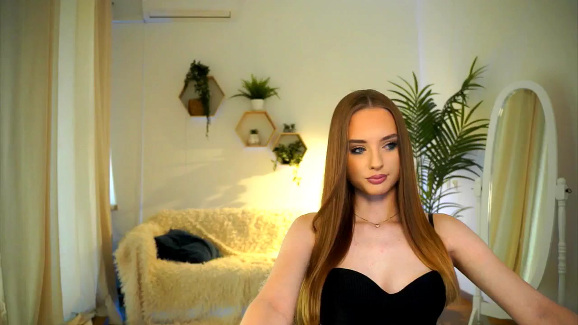 petitegonwild video thumbnail