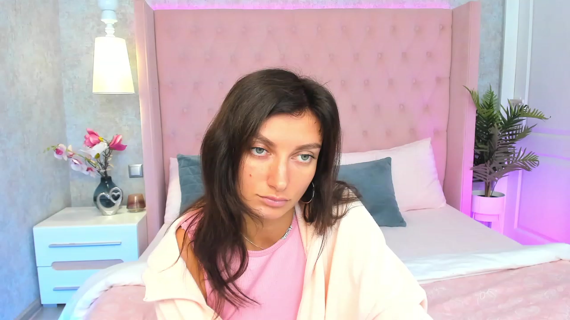 LuckySandra video thumbnail