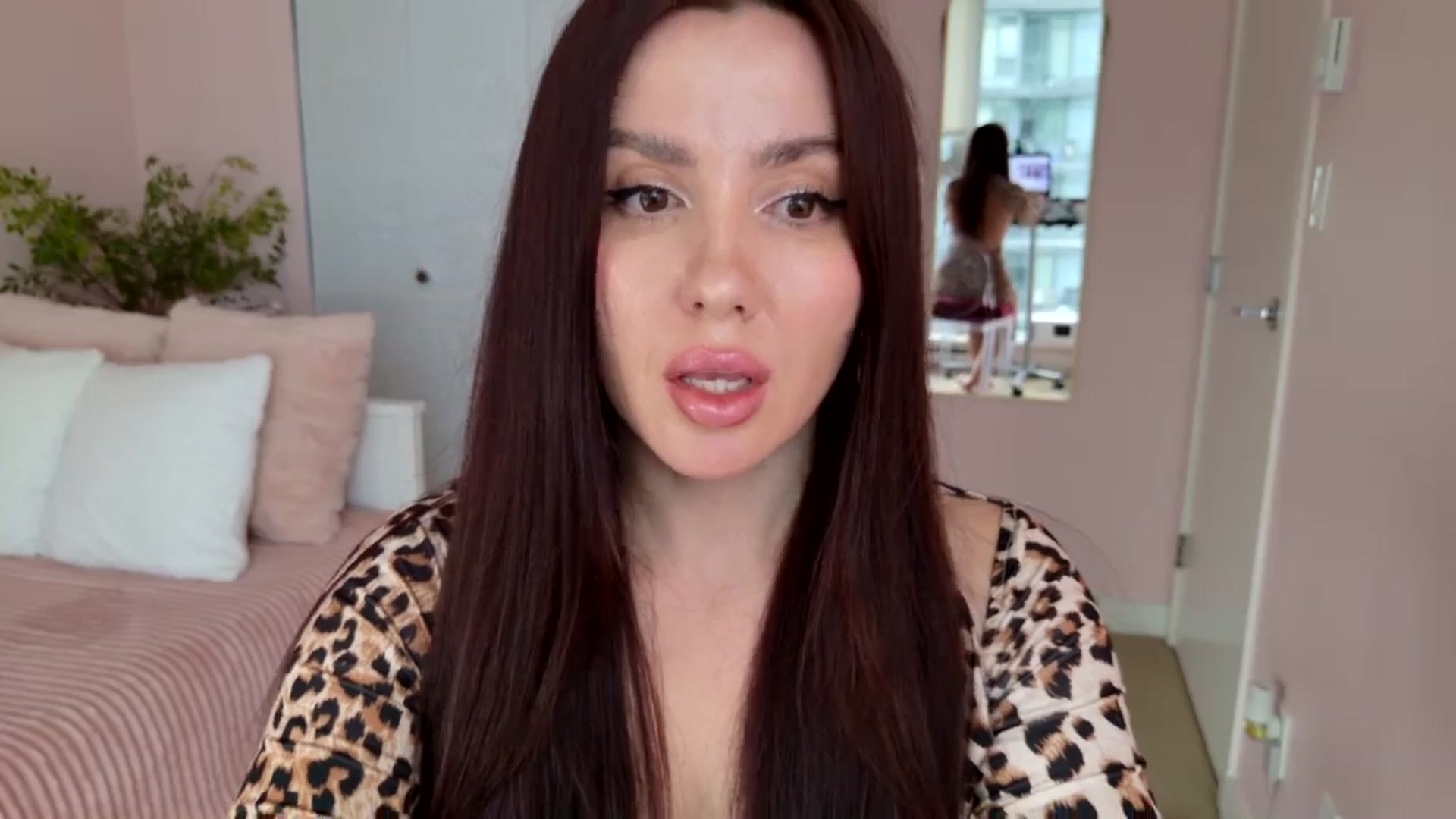 BellaBaxter video thumbnail