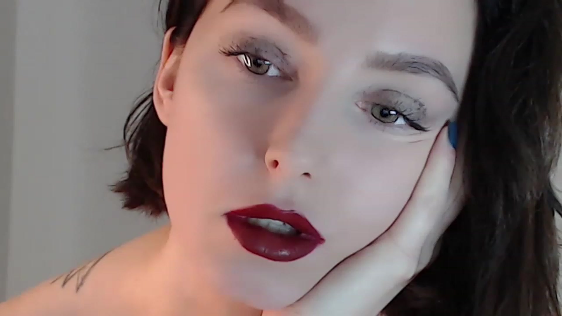 Red_Lips_Girl video thumbnail