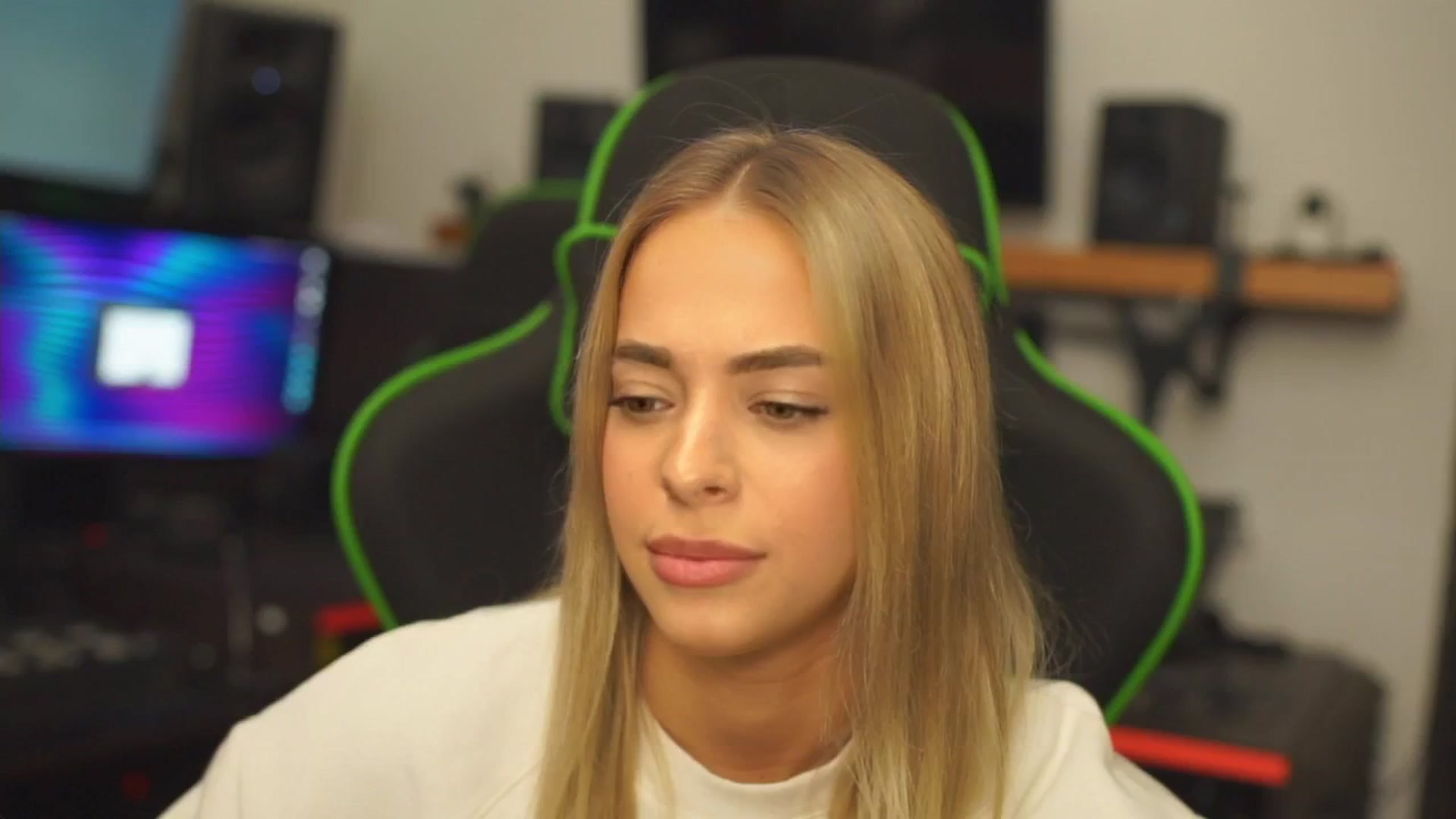 ClipPetite video thumbnail