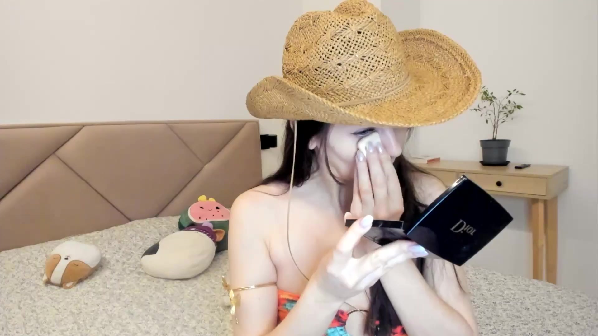 BeeTheQueen video thumbnail