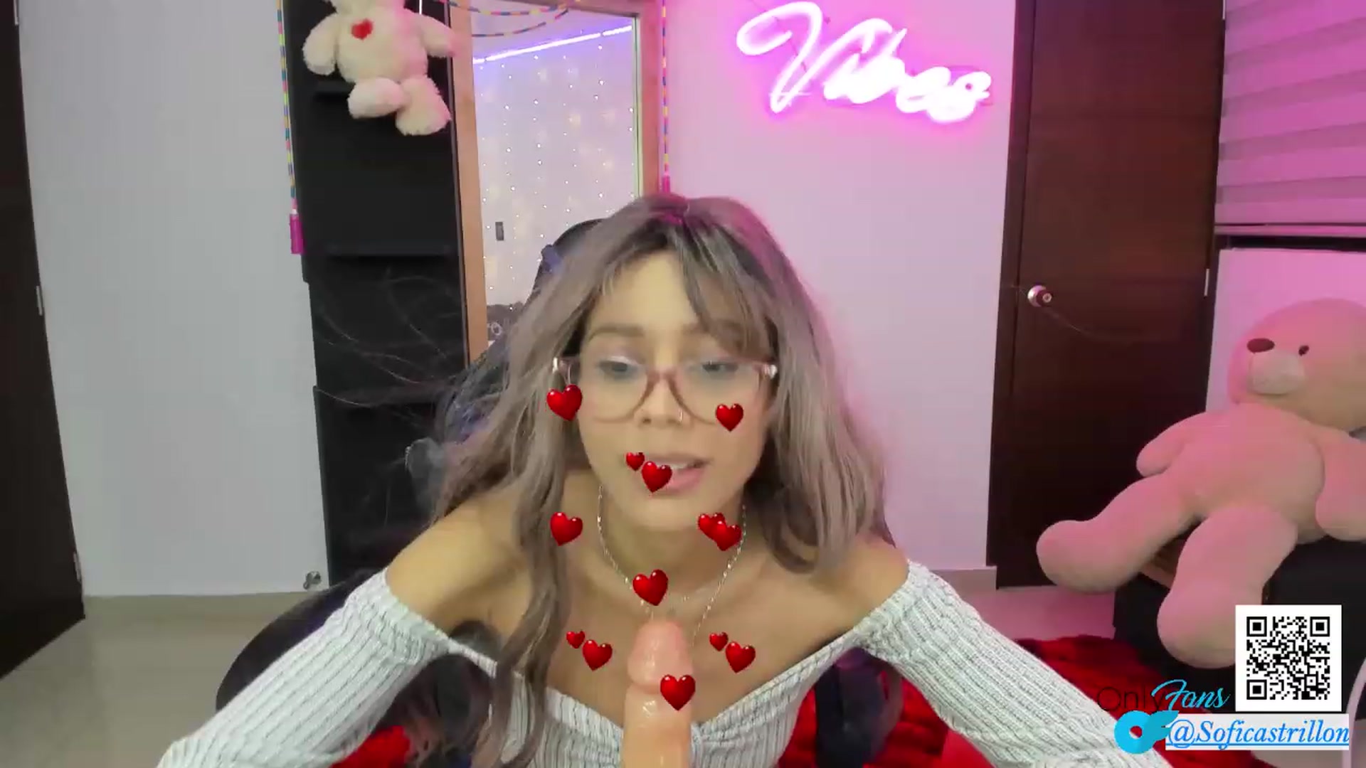 pamela_land video thumbnail