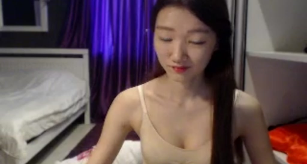 FoxyHyuna video thumbnail