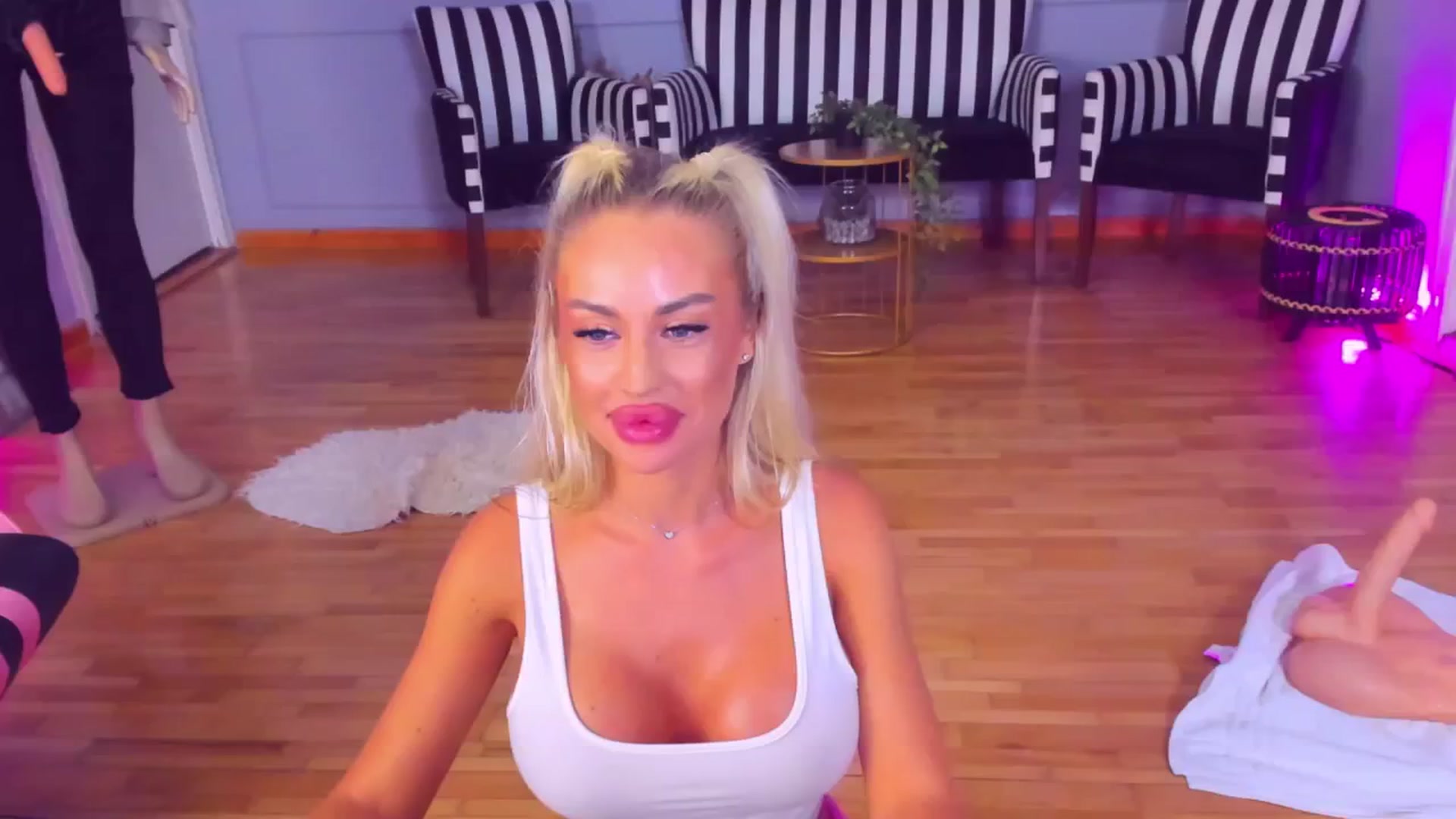 AwwwElla video thumbnail