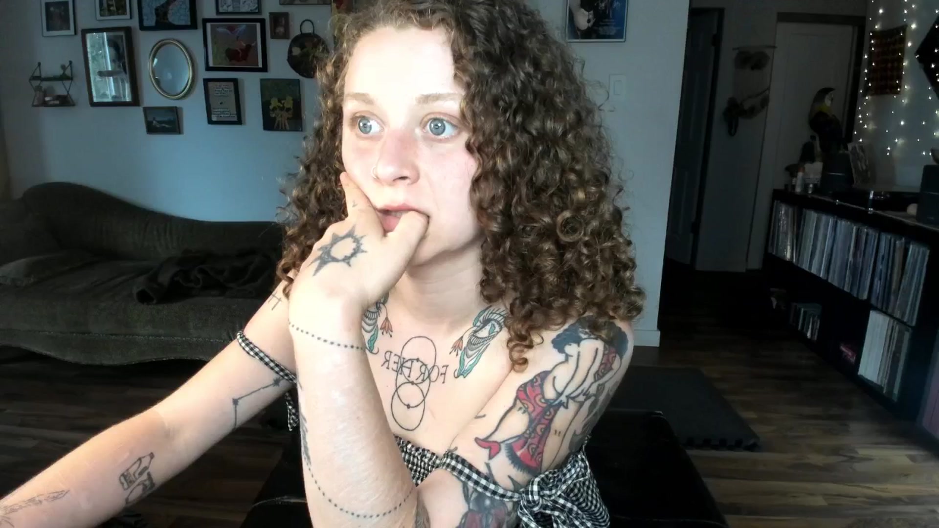 PeachyQueen_ video thumbnail
