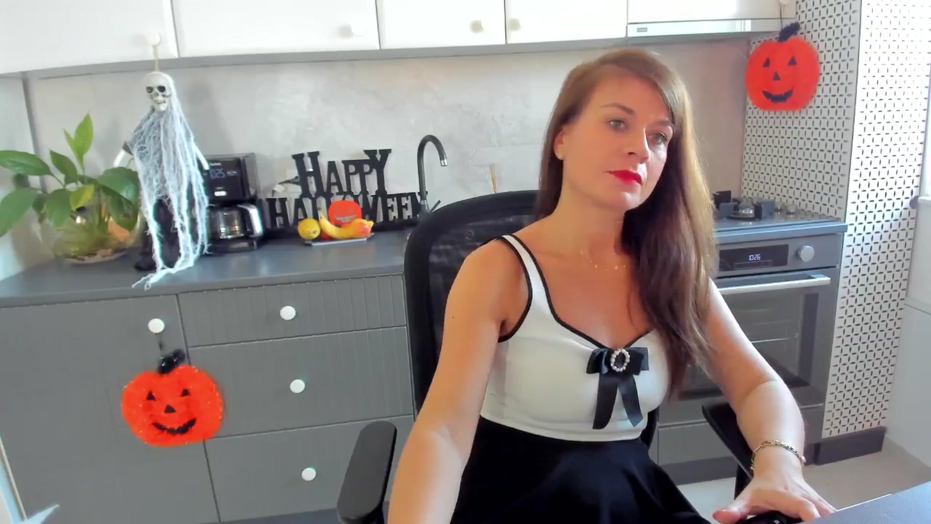 SuaveGia video thumbnail
